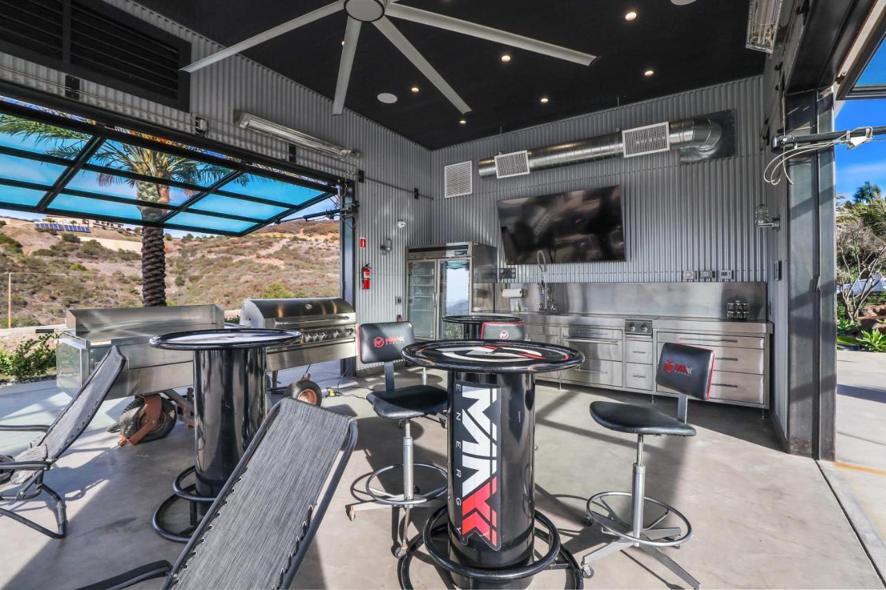Iron Mansion Private Resort-Event Space 12000 Ft! Temecula Esterno foto