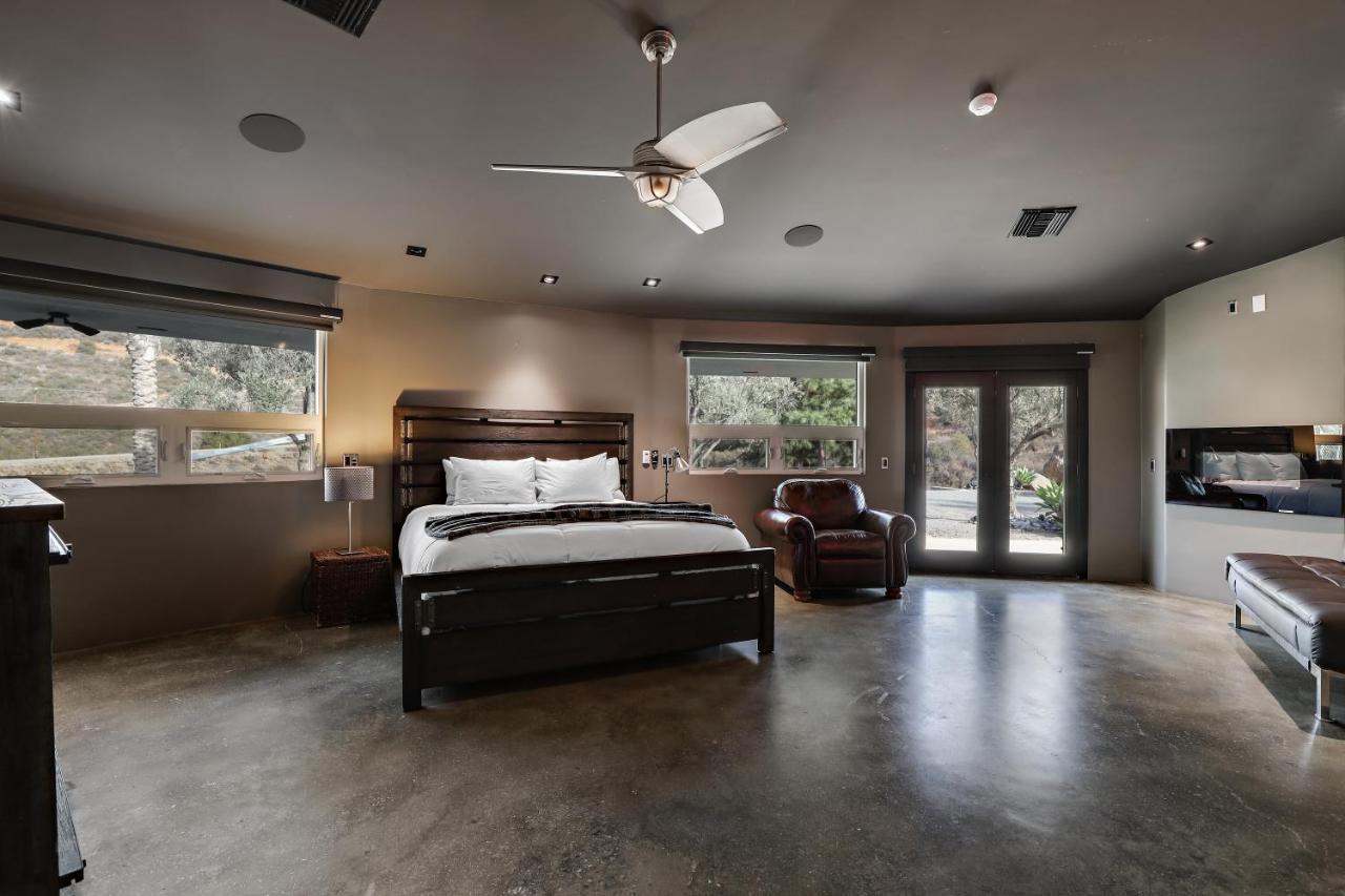 Iron Mansion Private Resort-Event Space 12000 Ft! Temecula Esterno foto